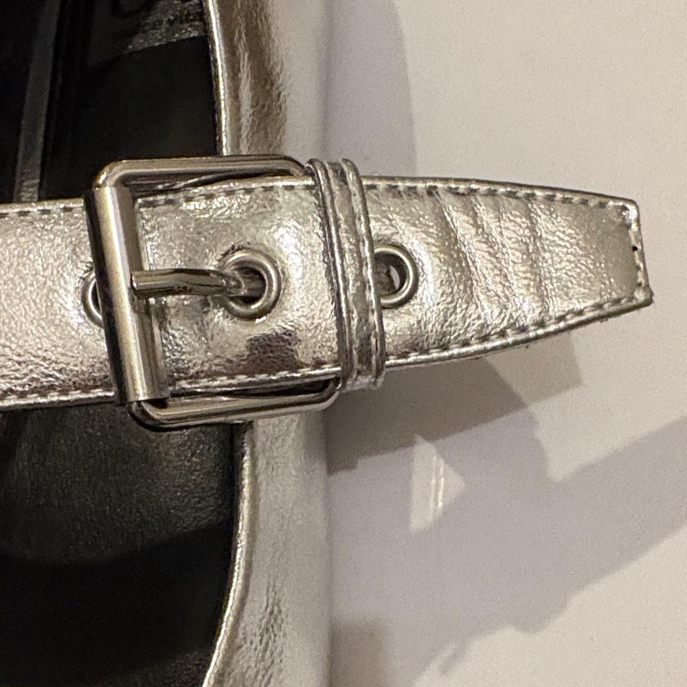 DV by Dolce Vita Metallic Silver Mary Jane Flats with Buckle Strap size 9.5 - Picture 6 of 11